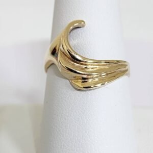 Anillo de Oro Diseño Ondulado Elegante